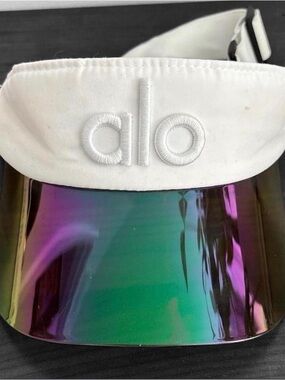 Alo Airlift Visor with Iridescent Rainbow Shield - White